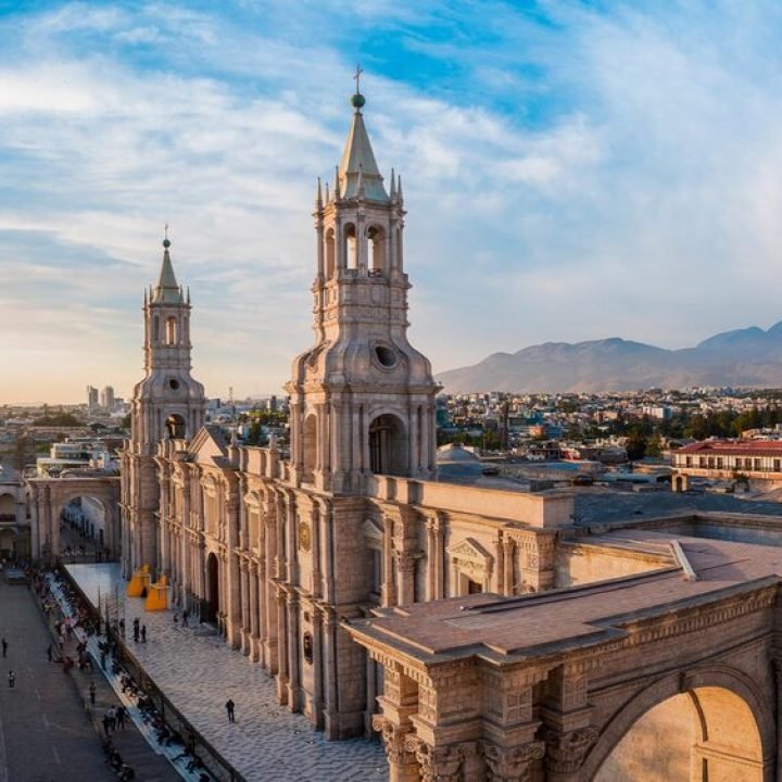 Plaza-de-Armas-Arequipa-1